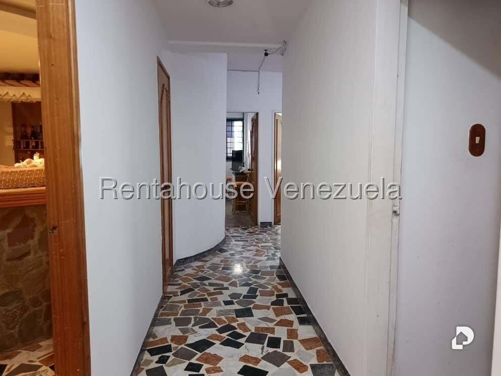 Casa en Colinas de Vista Alegre, Caracas – 18