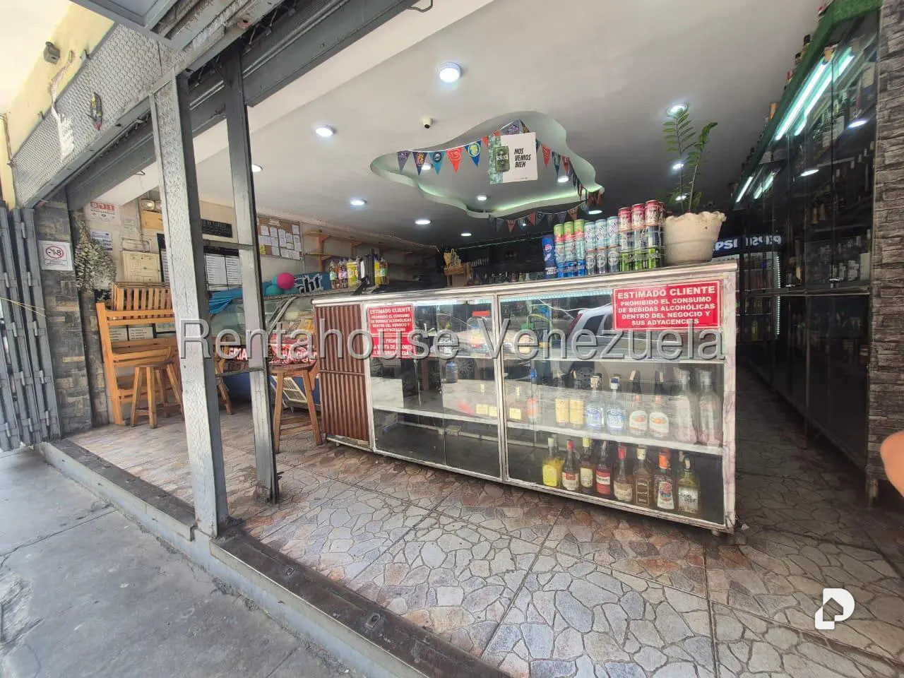 Local comercial en Parroquia La Candelaria, Caracas – 1