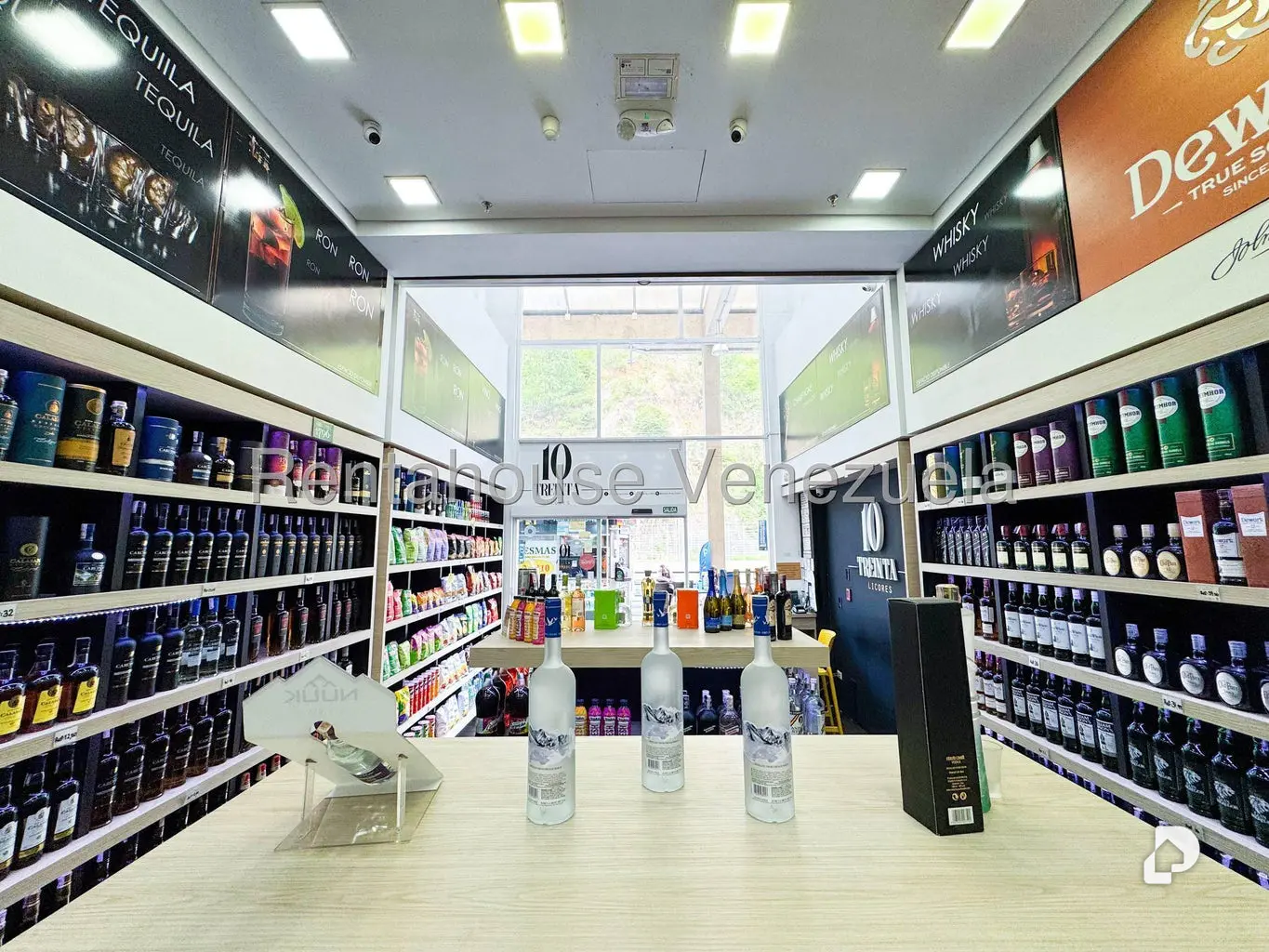 Local comercial en El Cafetal, Caracas – 12