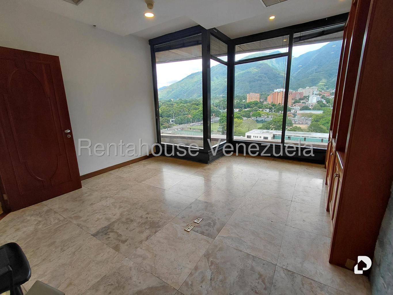 Oficina en La Castellana, Caracas – 20