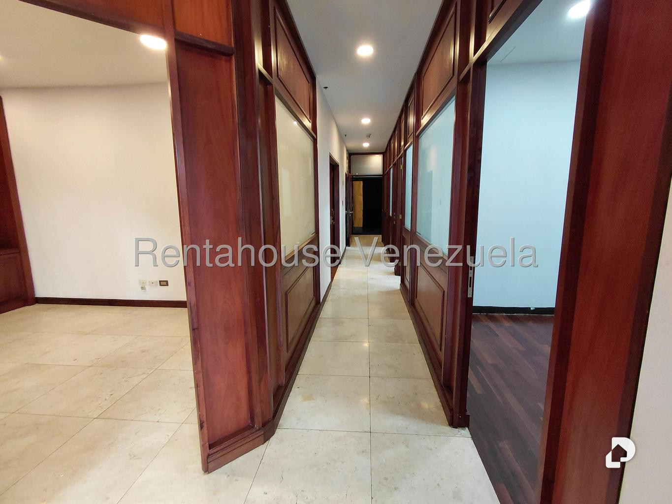Oficina en La Castellana, Caracas – 6