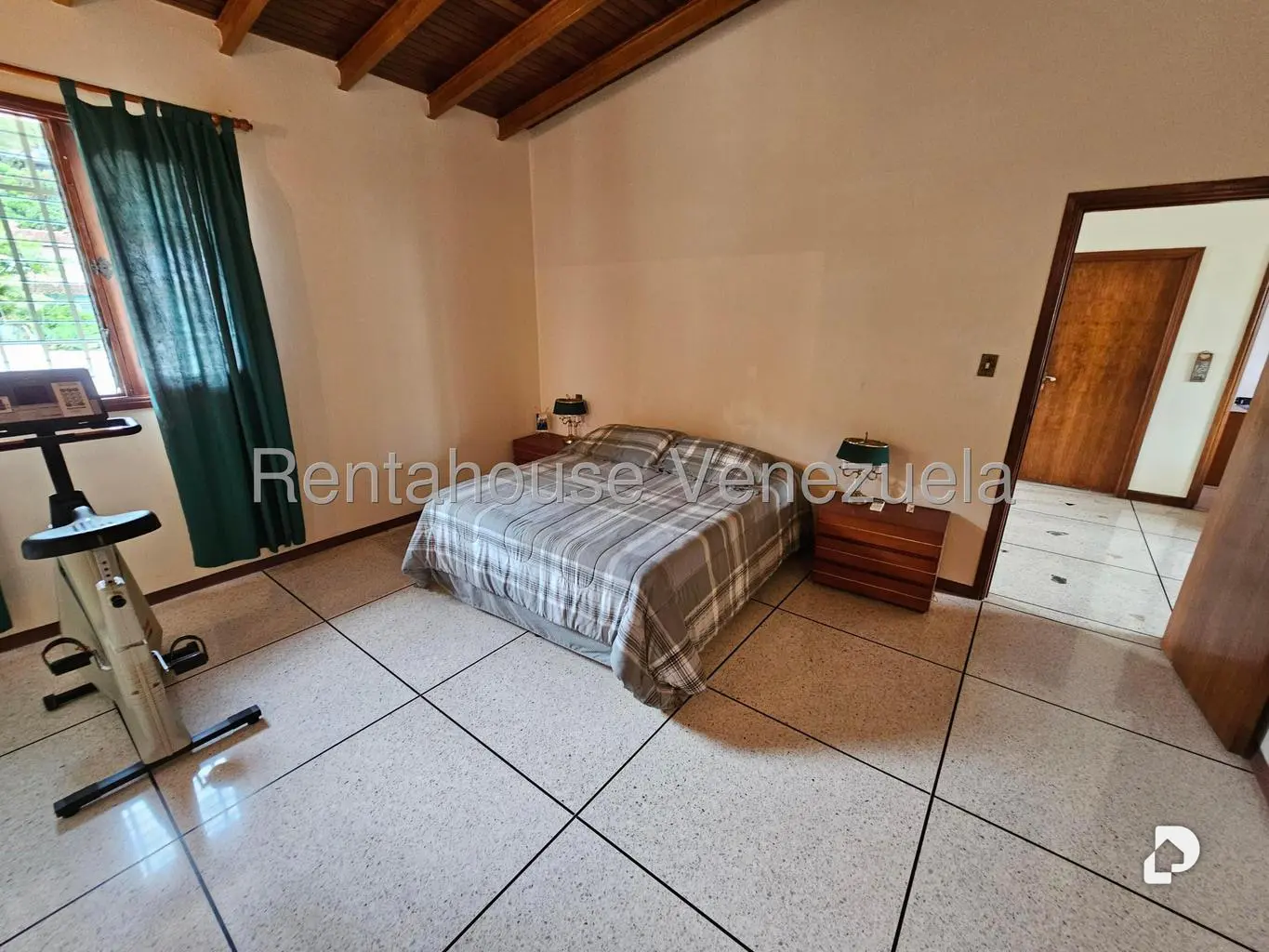 Casa en Prados del Este, Caracas – 17