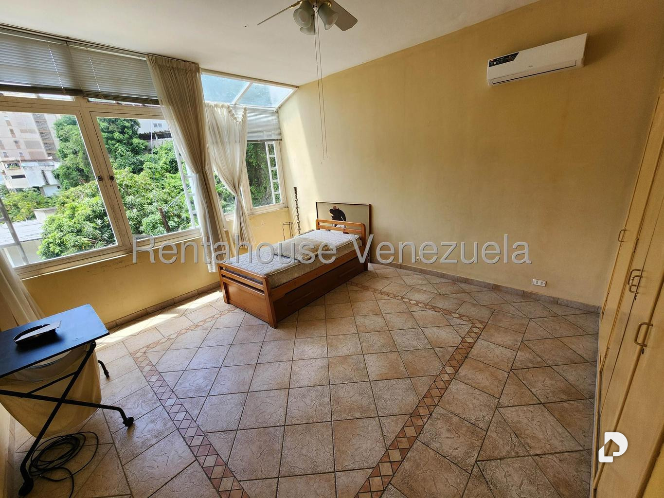Casa en Colinas de Bello Monte, Caracas – 27
