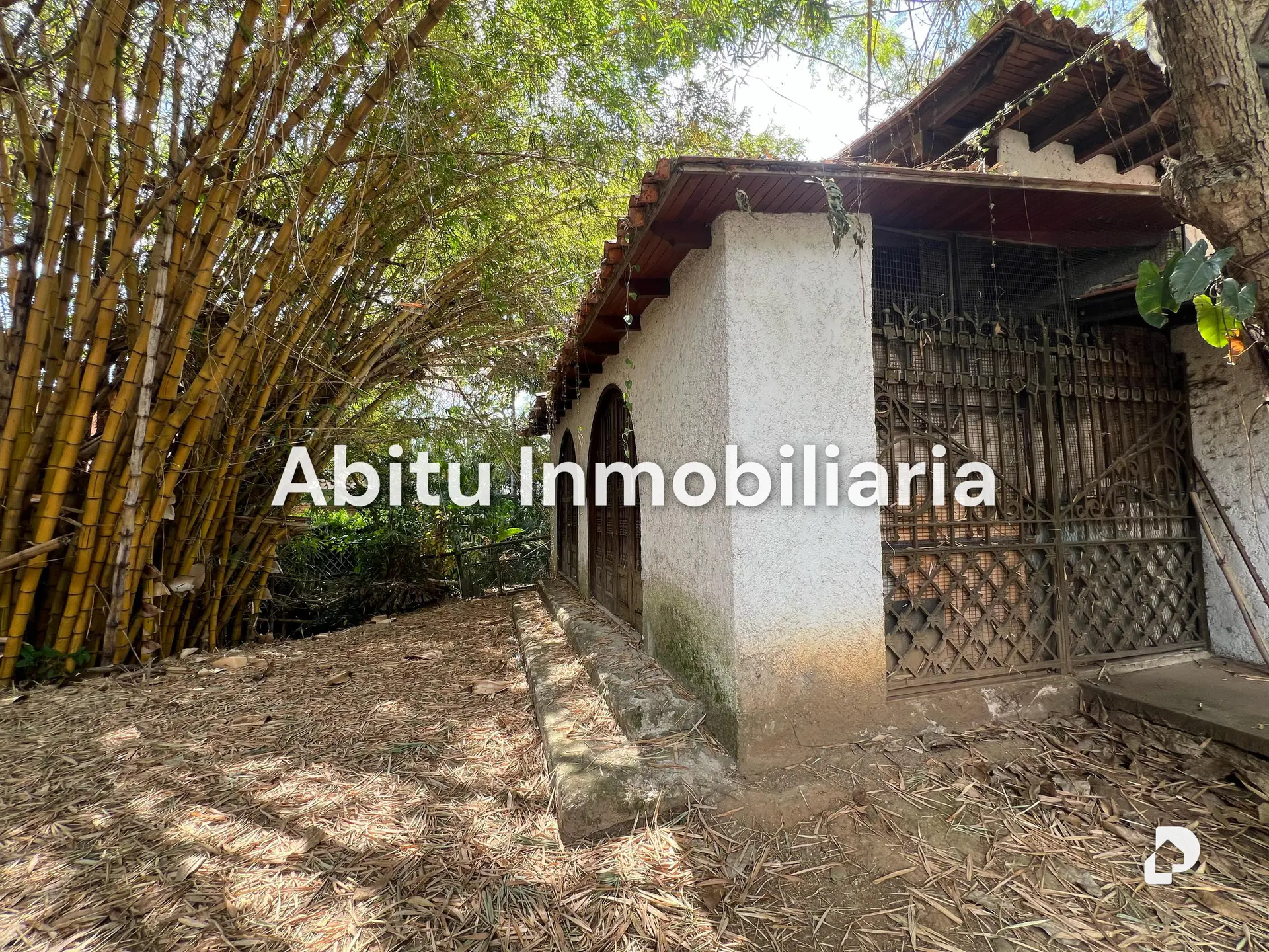 Terreno en Los Chorros, Caracas – 2