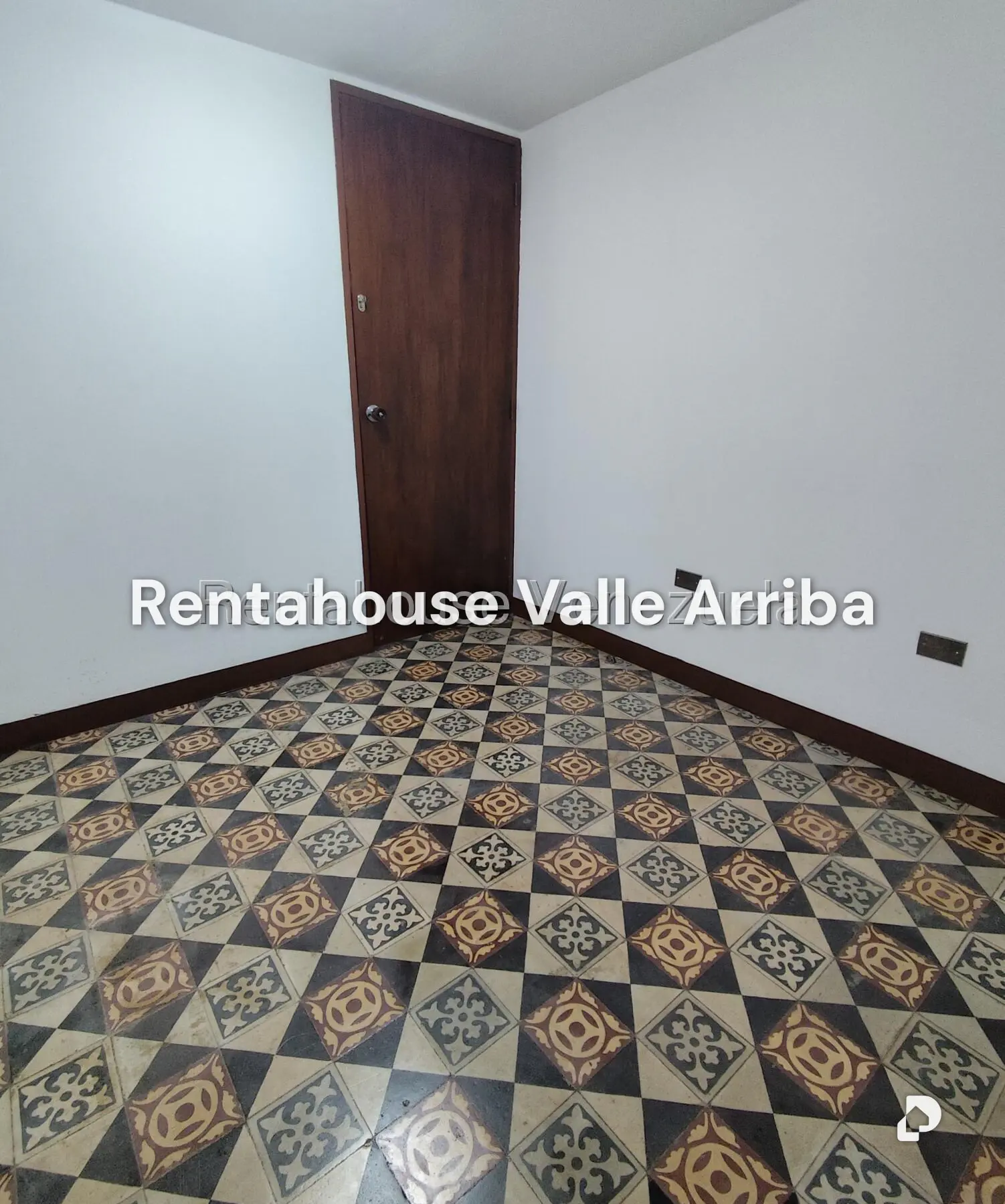 Local comercial en Parroquia Catedral, Caracas – 28