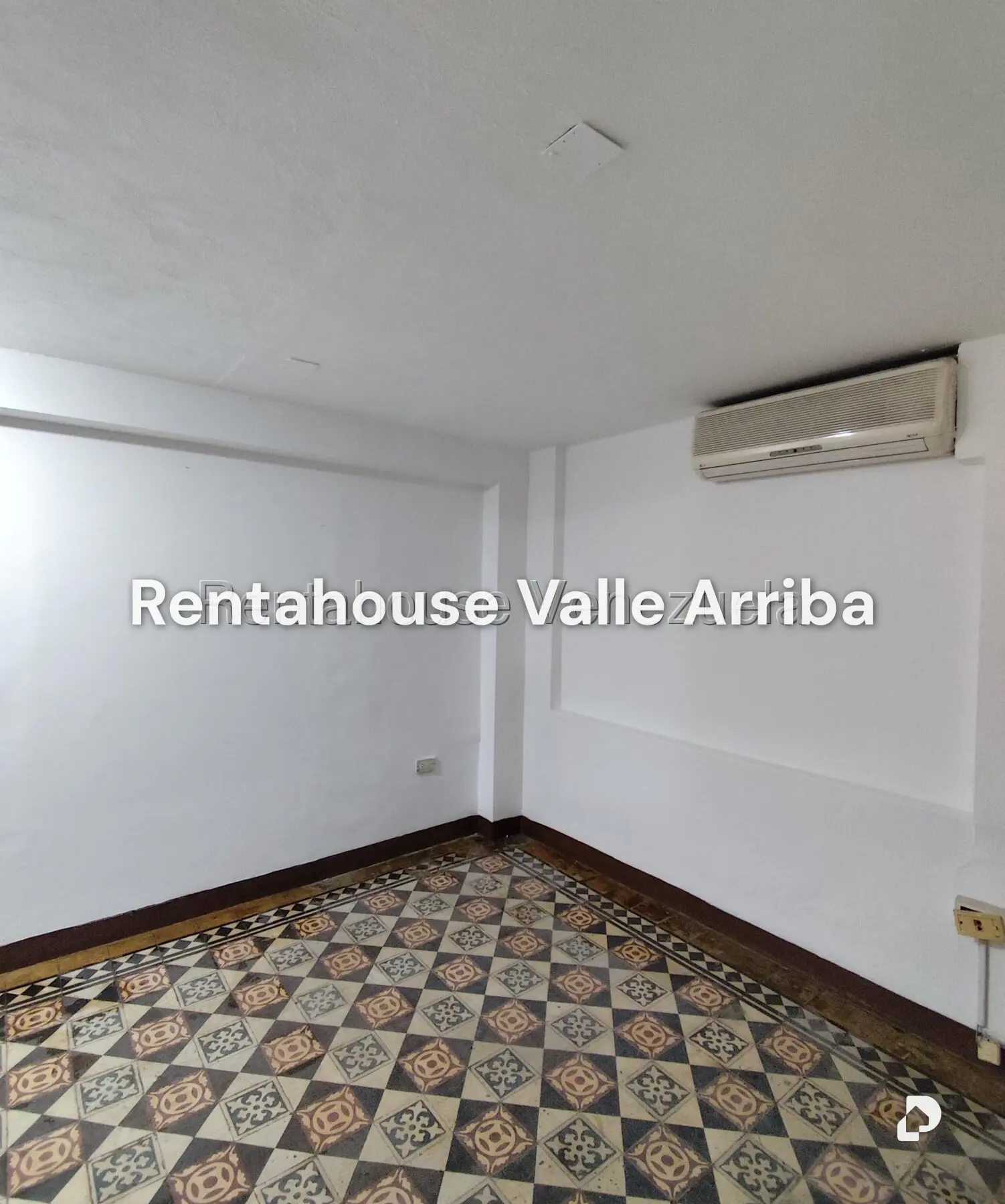 Local comercial en Parroquia Catedral, Caracas – 30