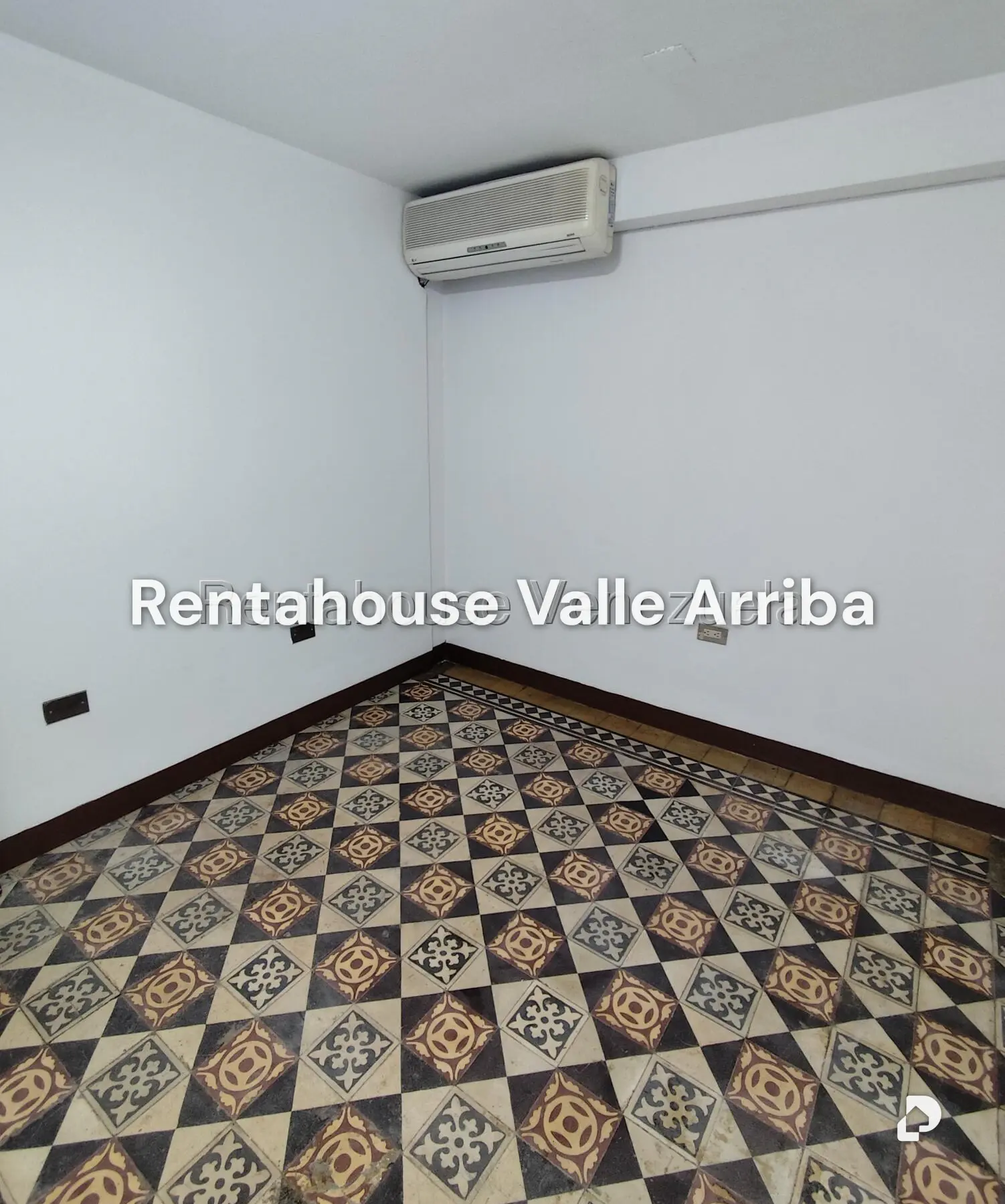 Local comercial en Parroquia Catedral, Caracas – 26