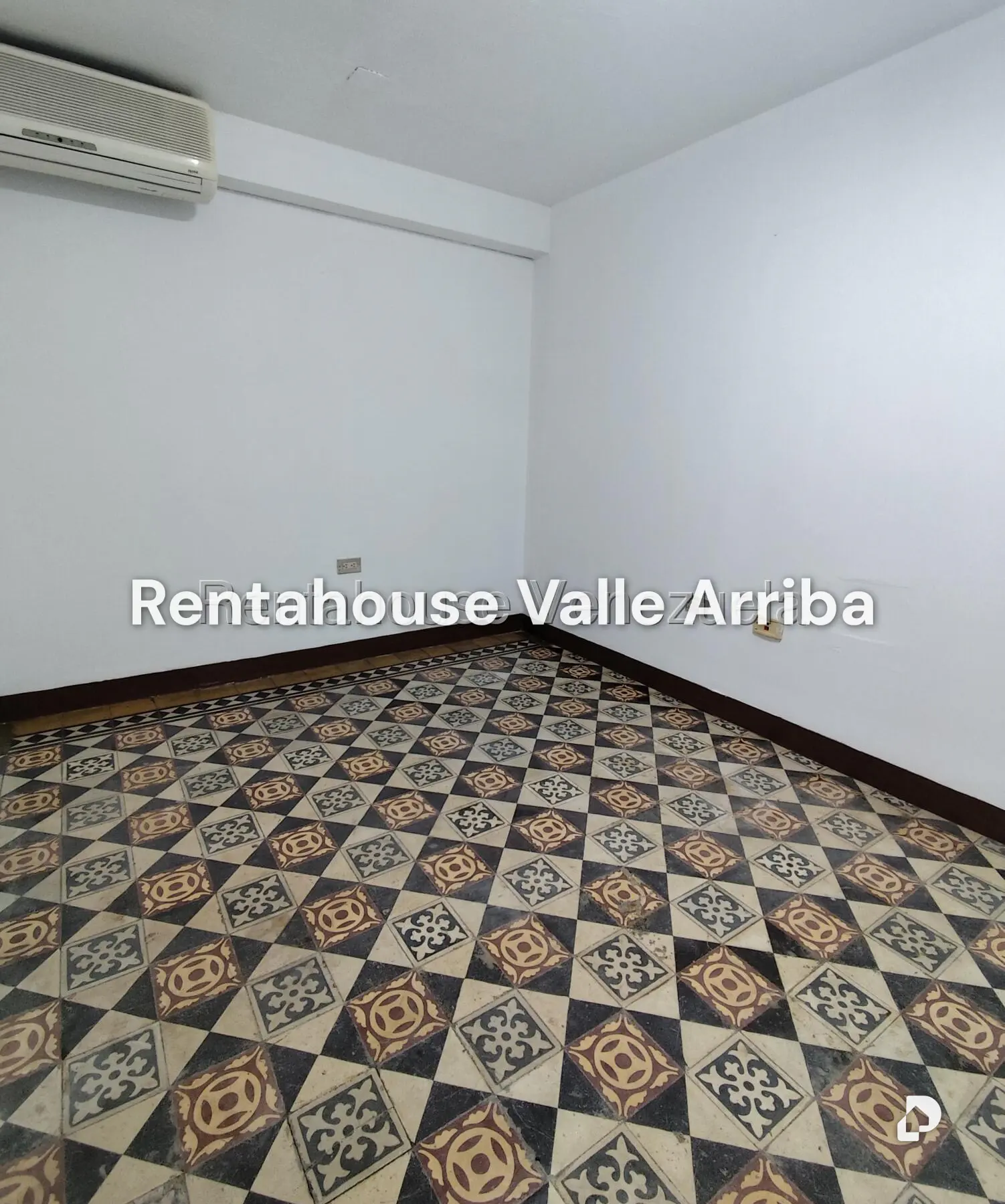 Local comercial en Parroquia Catedral, Caracas – 24