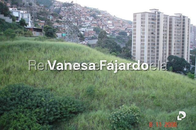 Terreno en El Paraíso, Caracas – 3