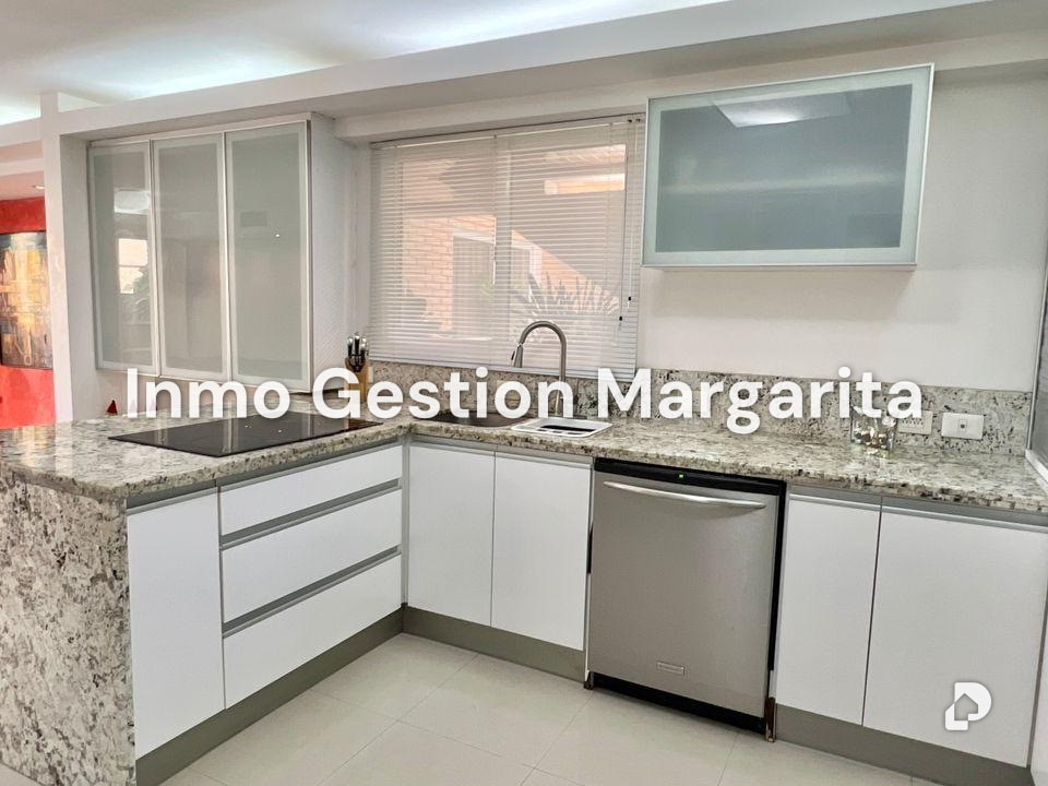 Townhouse in Puerto Moreno, Porlamar – 11