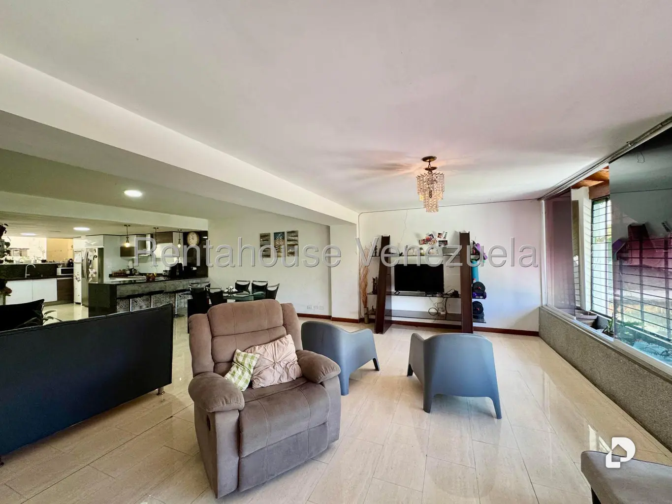Casa en Lomas De La Trinidad, Caracas – 12