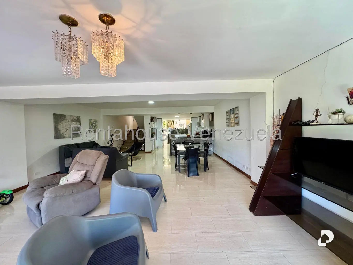 Casa en Lomas De La Trinidad, Caracas – 13