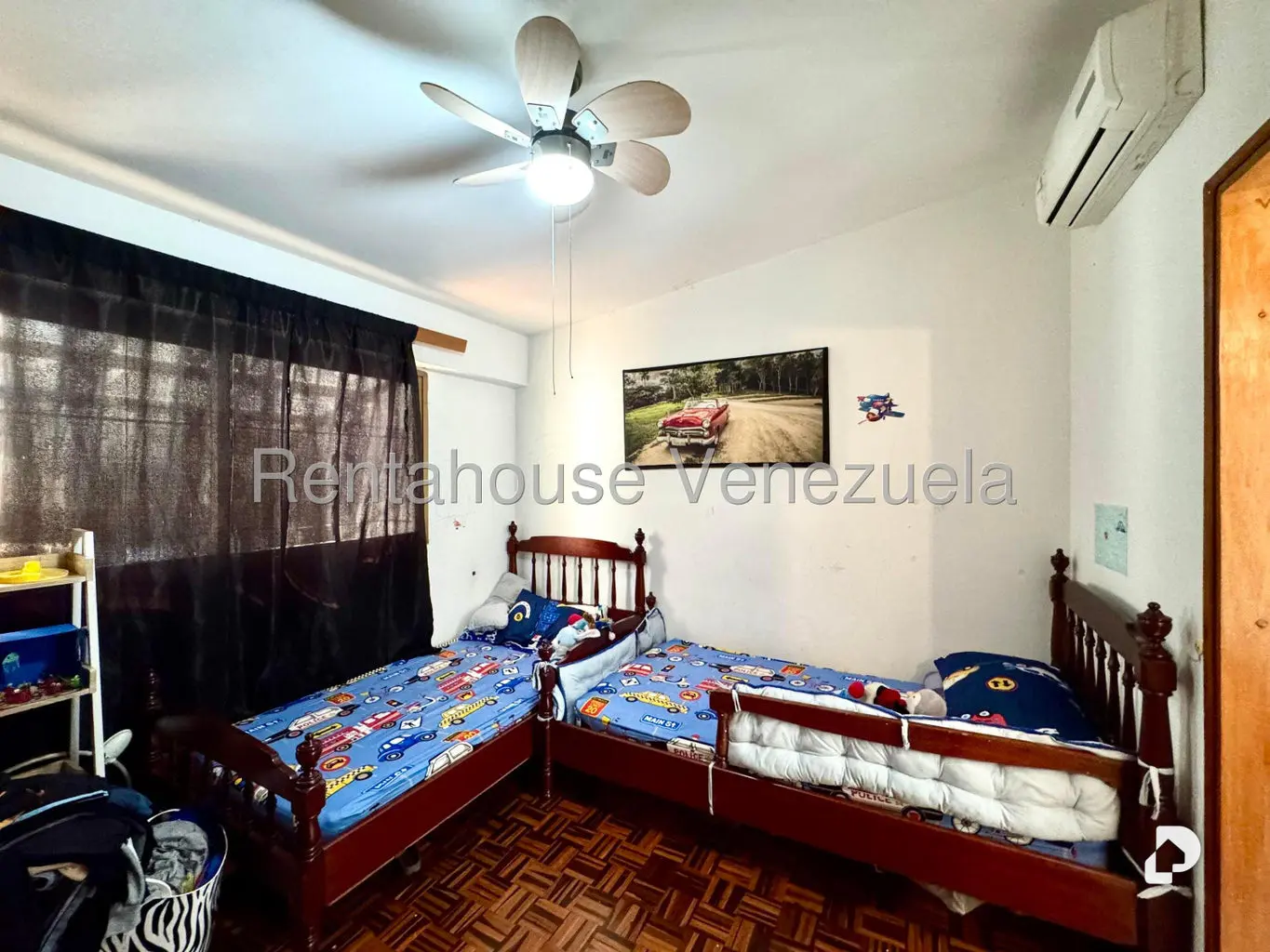 Casa en Lomas De La Trinidad, Caracas – 26