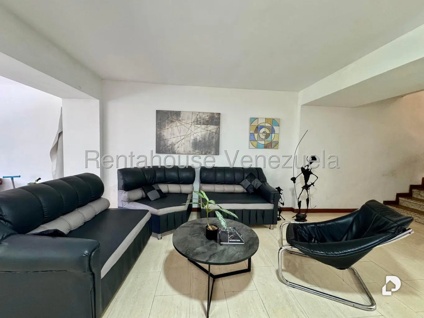 Casa en Lomas De La Trinidad, Caracas – 15