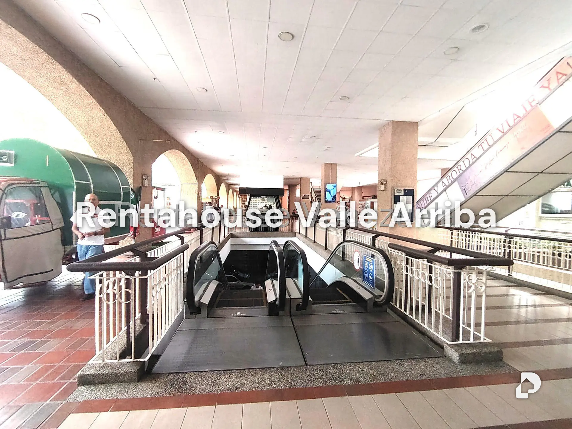 Local comercial en Prados del Este, Caracas – 18