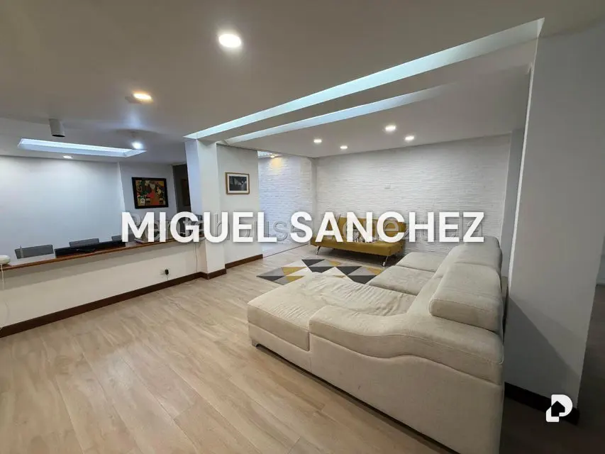 Casa en Lomas de Prados, Caracas – 15