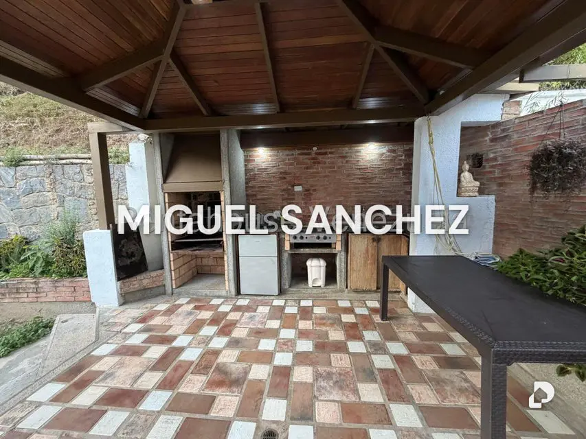 Casa en Lomas de Prados, Caracas – 26