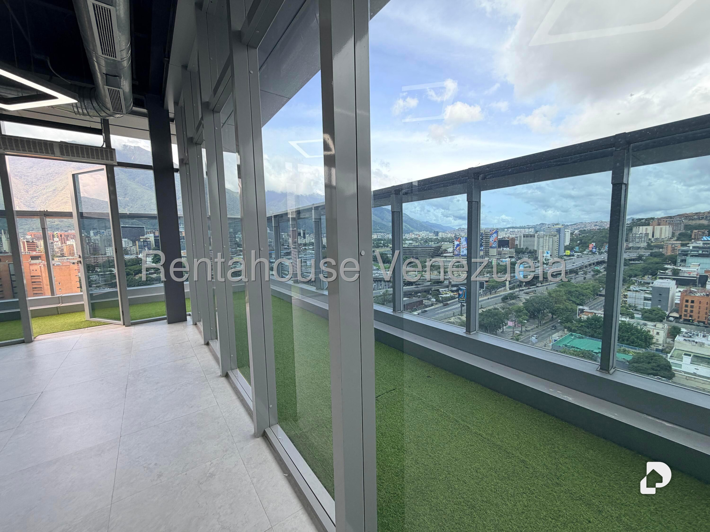 Oficina en Las Mercedes, Caracas – 25