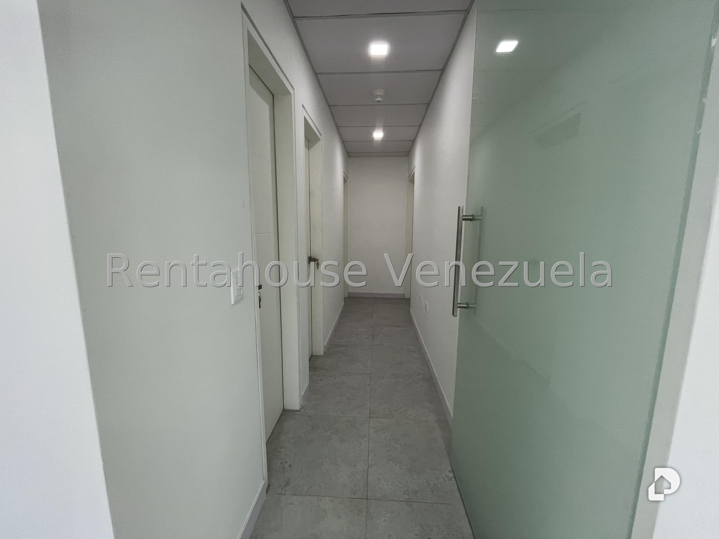 Oficina en Las Mercedes, Caracas – 8