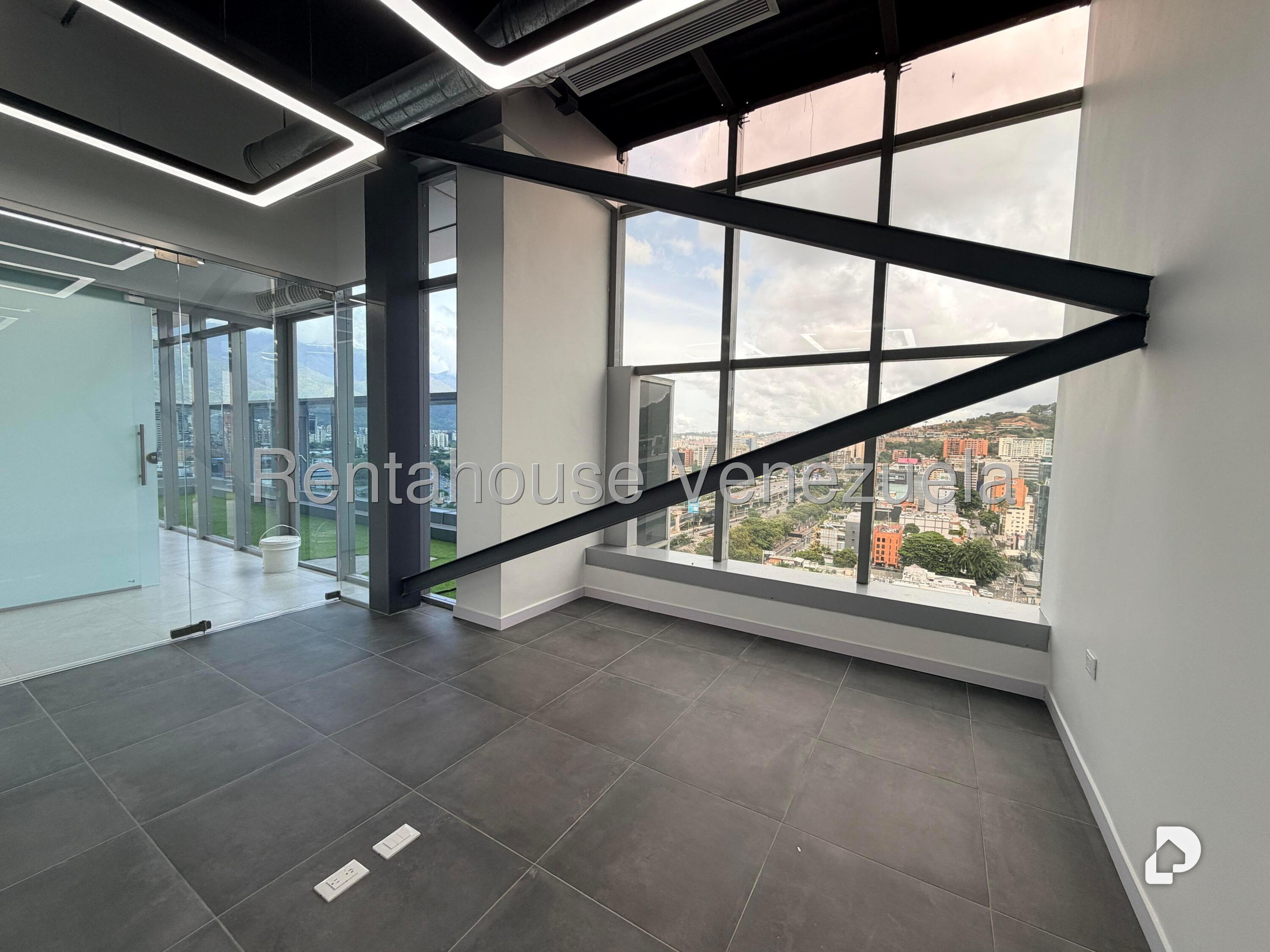 Oficina en Las Mercedes, Caracas – 21