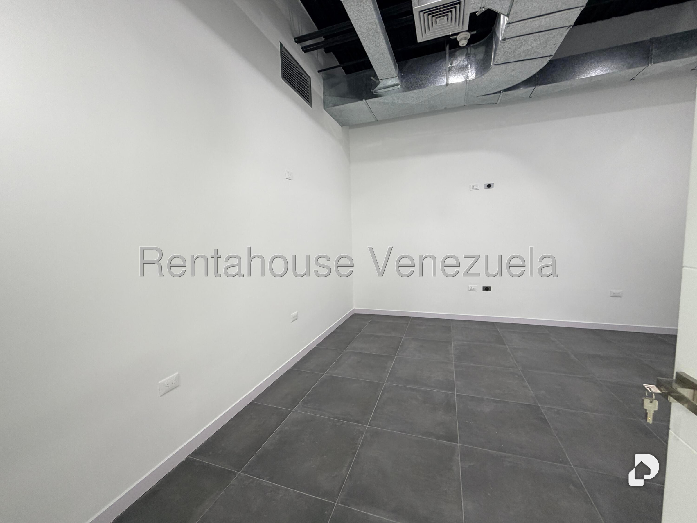 Oficina en Las Mercedes, Caracas – 12