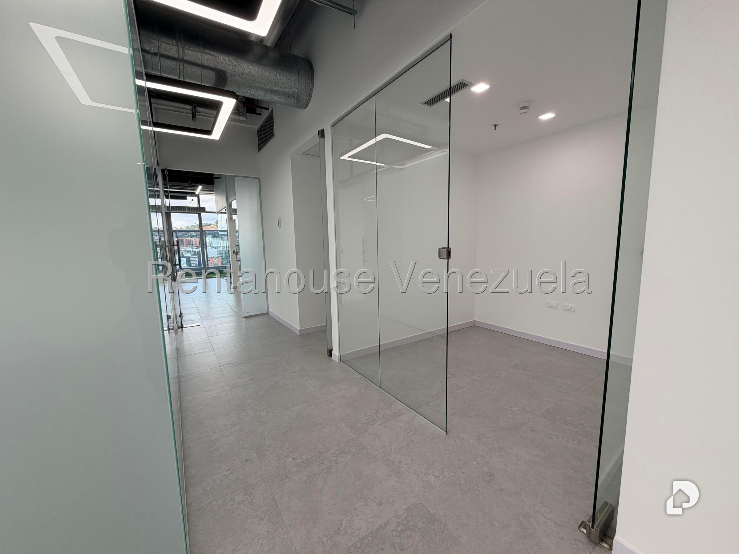 Oficina en Las Mercedes, Caracas – 14