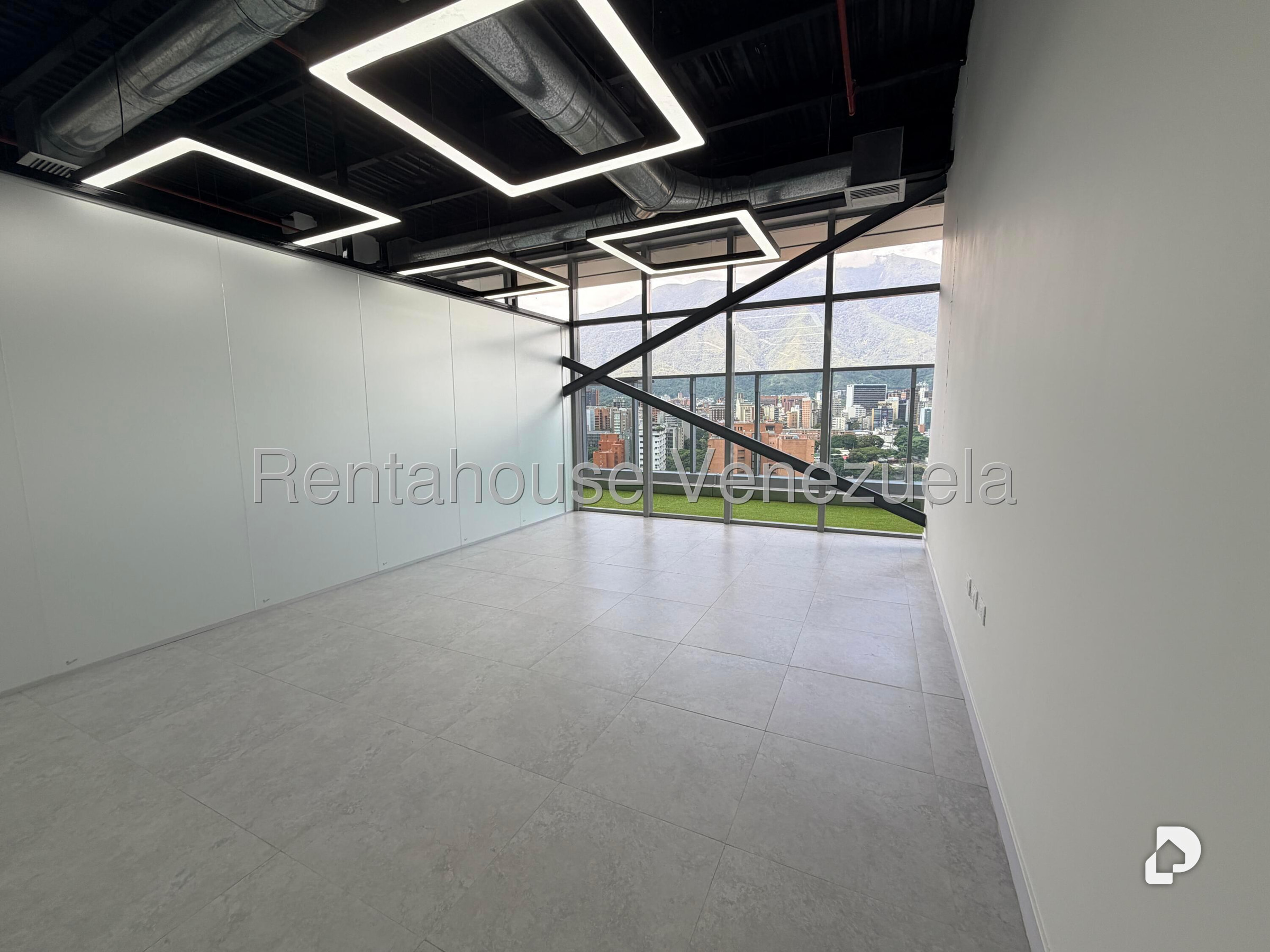 Oficina en Las Mercedes, Caracas – 19