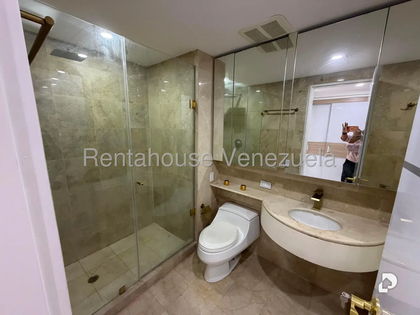 Apartamento en Altamira, Caracas – 28