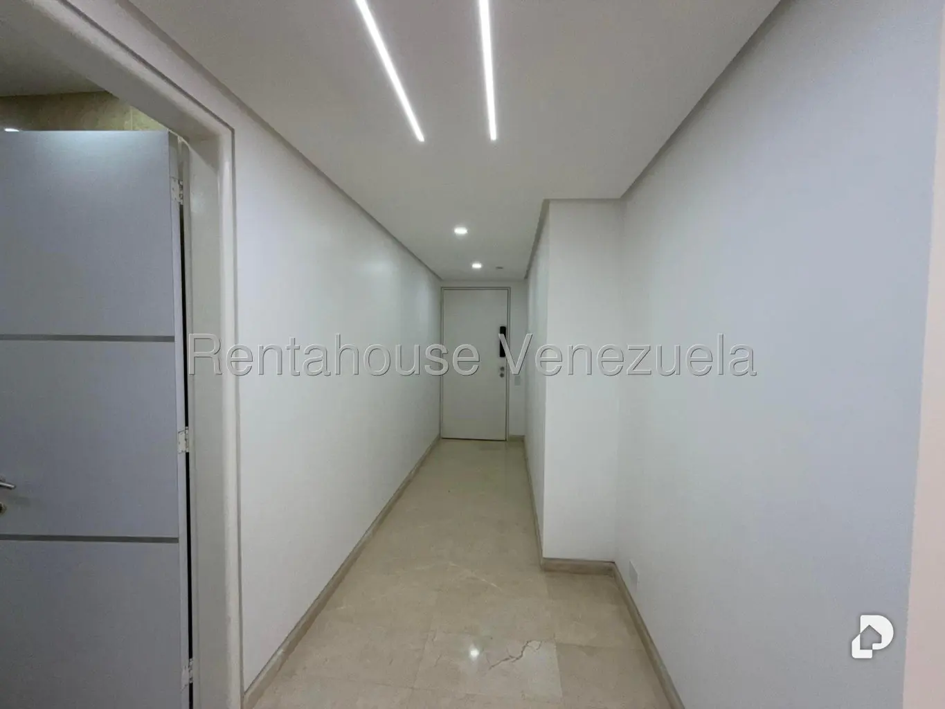 Apartamento en Altamira, Caracas – 11
