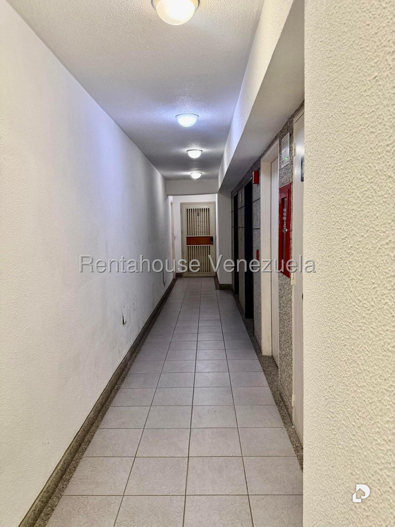Apartamento en El Rosal, Caracas – 21
