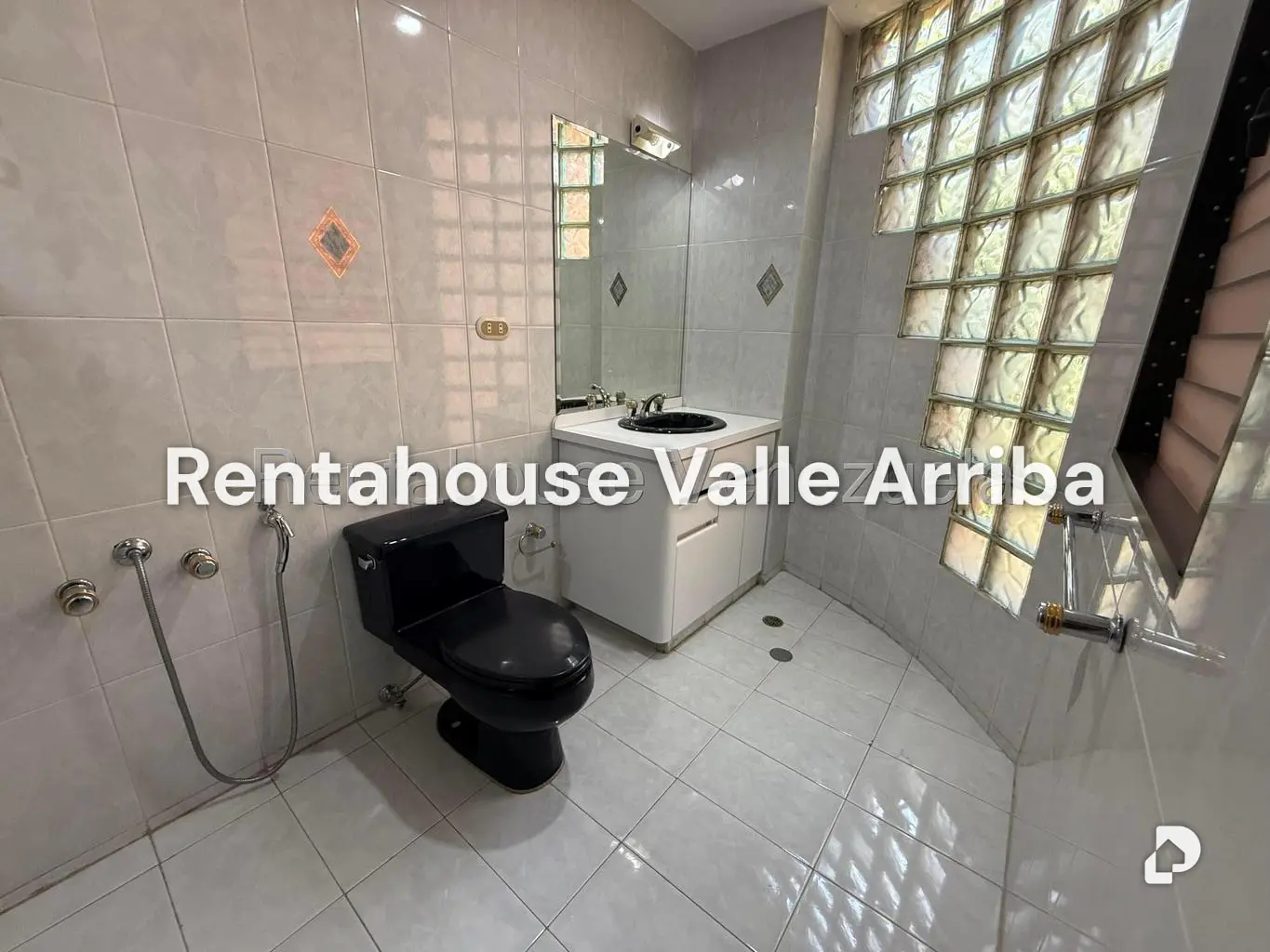 Apartamento en Lomas de Las Mercedes, Caracas – 30