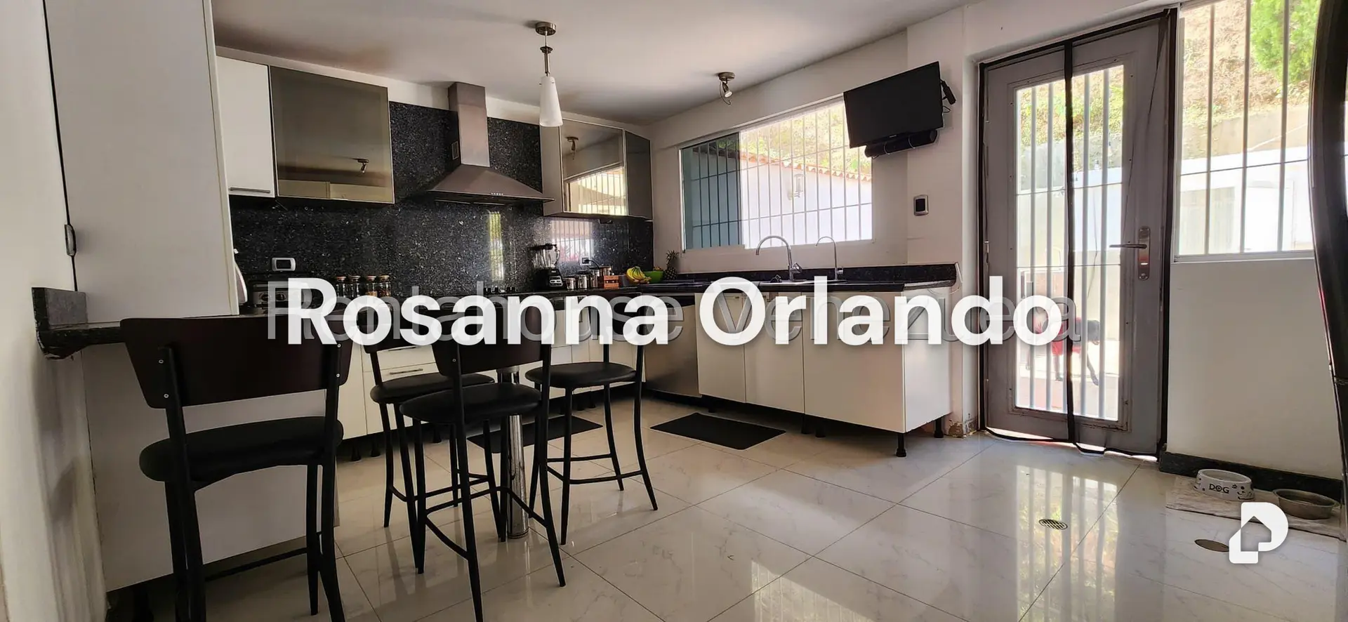 Casa en Alto Prado, Caracas – 18