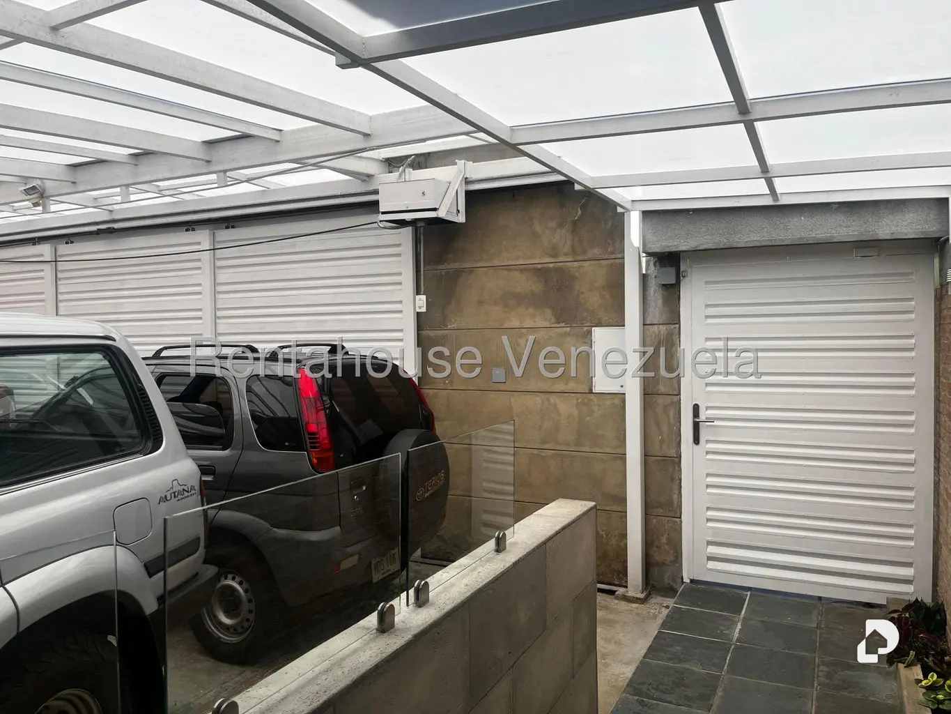 House in Oripoto, Caracas – 4