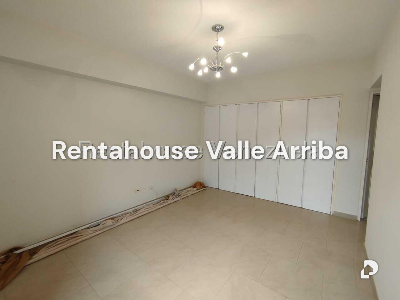 Apartamento en Las Esmeraldas, Caracas – 20