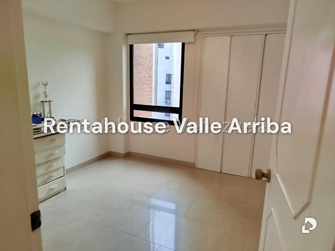 Apartamento en Las Esmeraldas, Caracas – 23