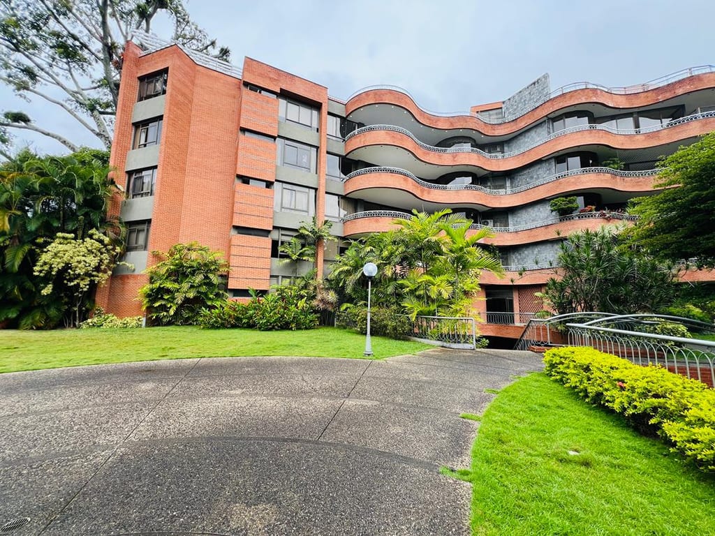 Apartamento en Altamira, Caracas - 1