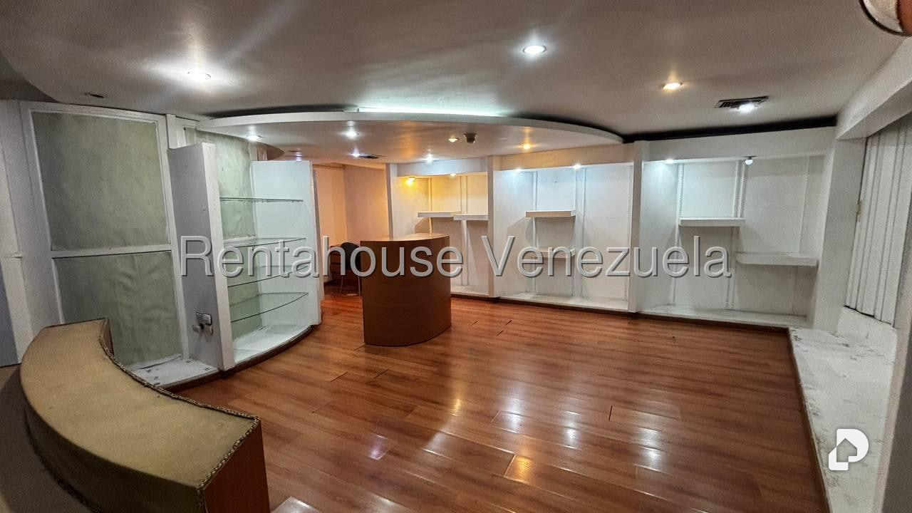 Local comercial en El Cafetal, Caracas – 3