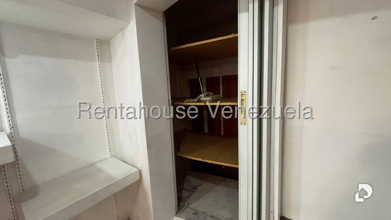 Local comercial en El Cafetal, Caracas – 11