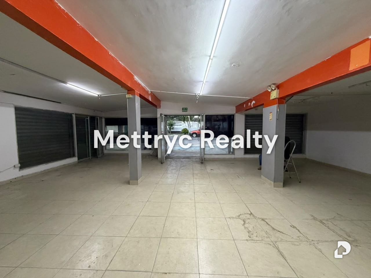 Local comercial en Urbanización Fundalara, Barquisimeto – 28
