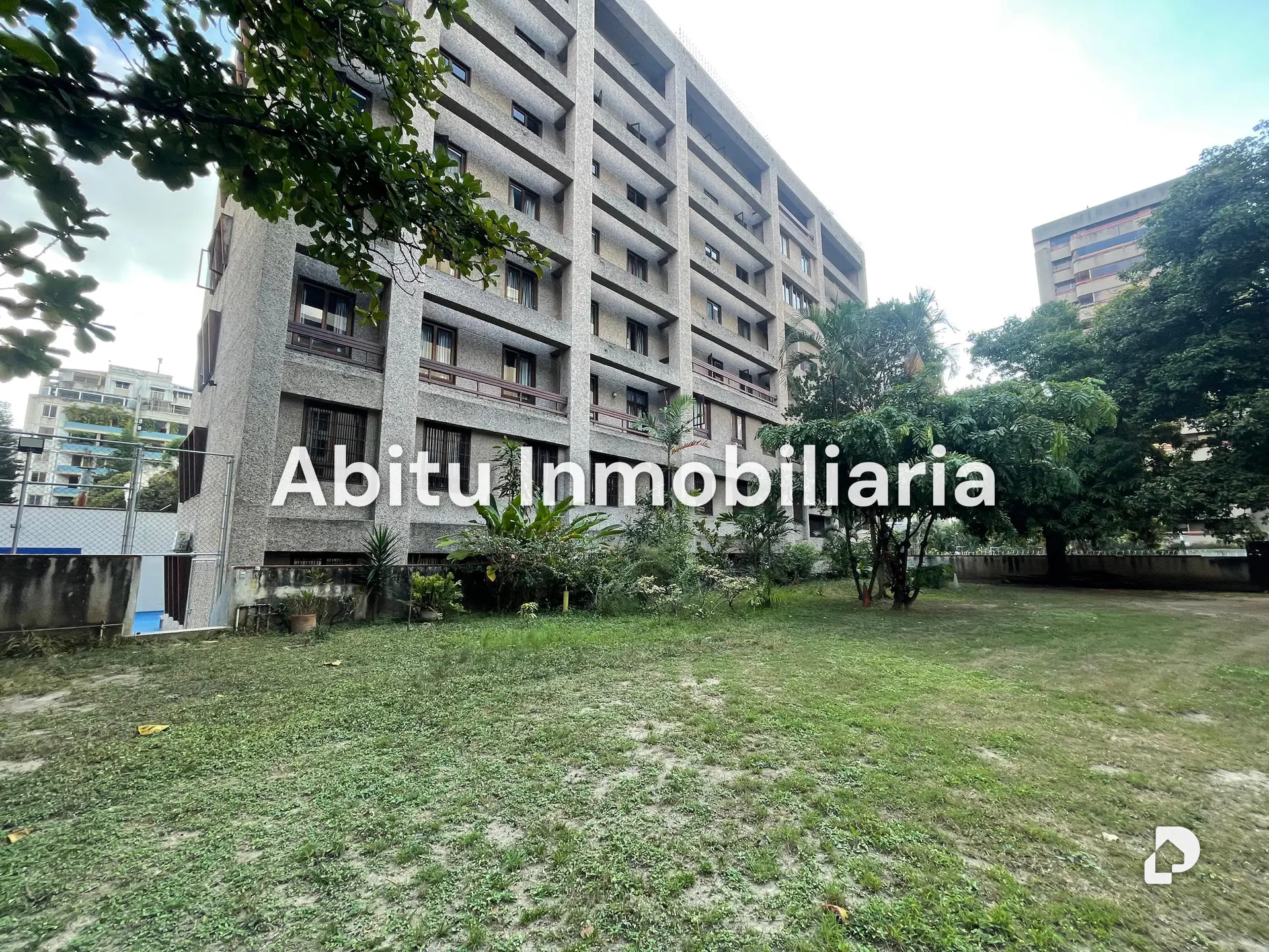 Edificio en La Florida, Caracas – 1