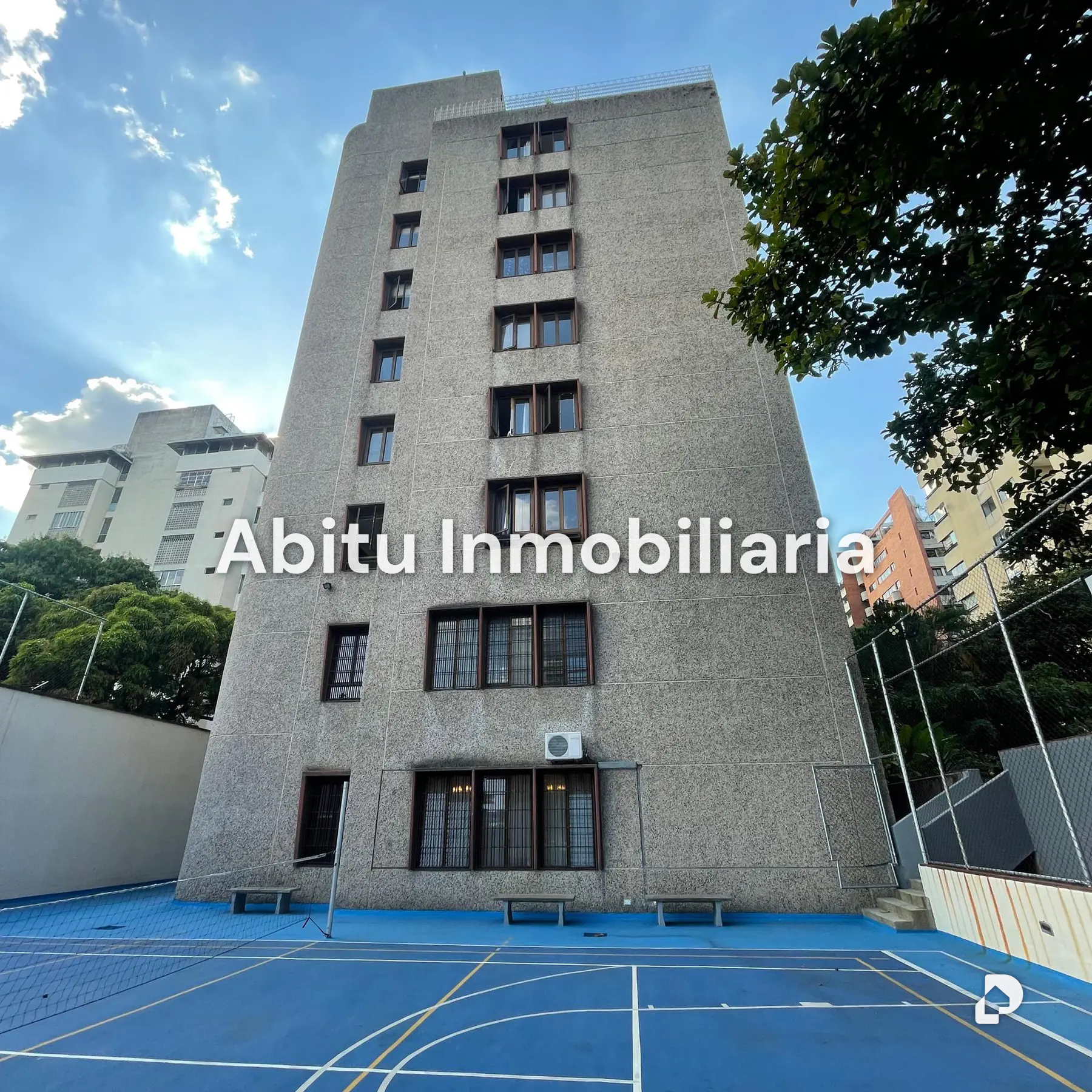 Edificio en La Florida, Caracas – 3