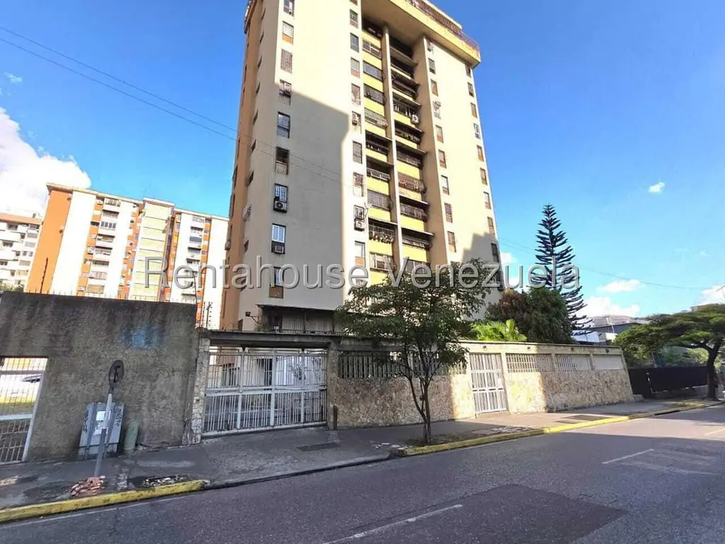 Apartamento en La Urbina, Caracas - 1