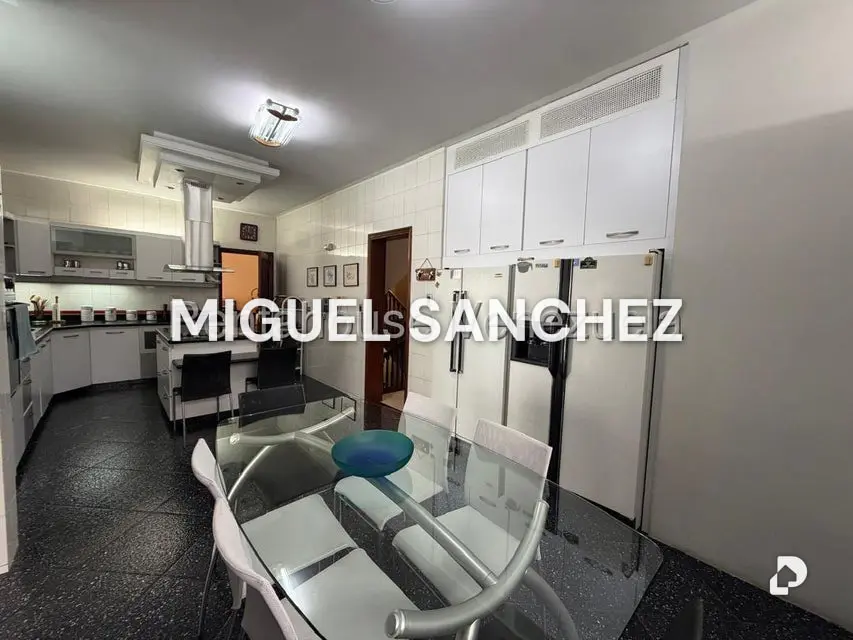 Casa en Los Samanes, Caracas – 17