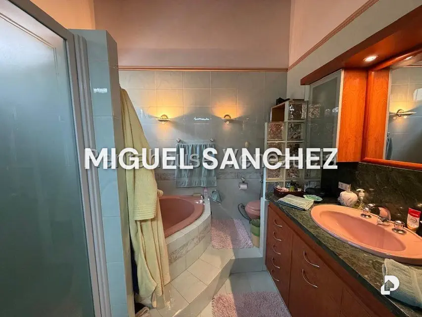 Casa en Los Samanes, Caracas – 23