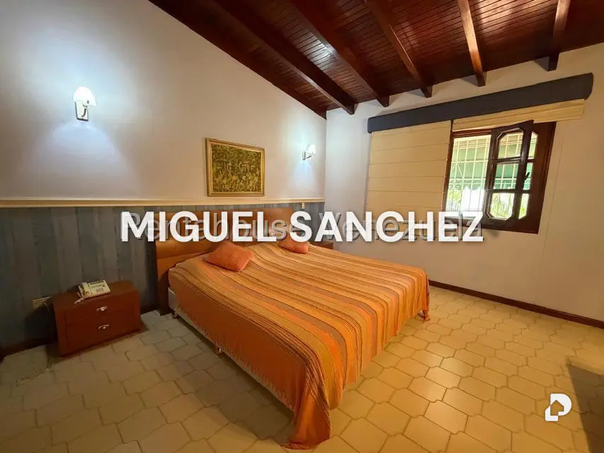 Casa en Los Samanes, Caracas – 28