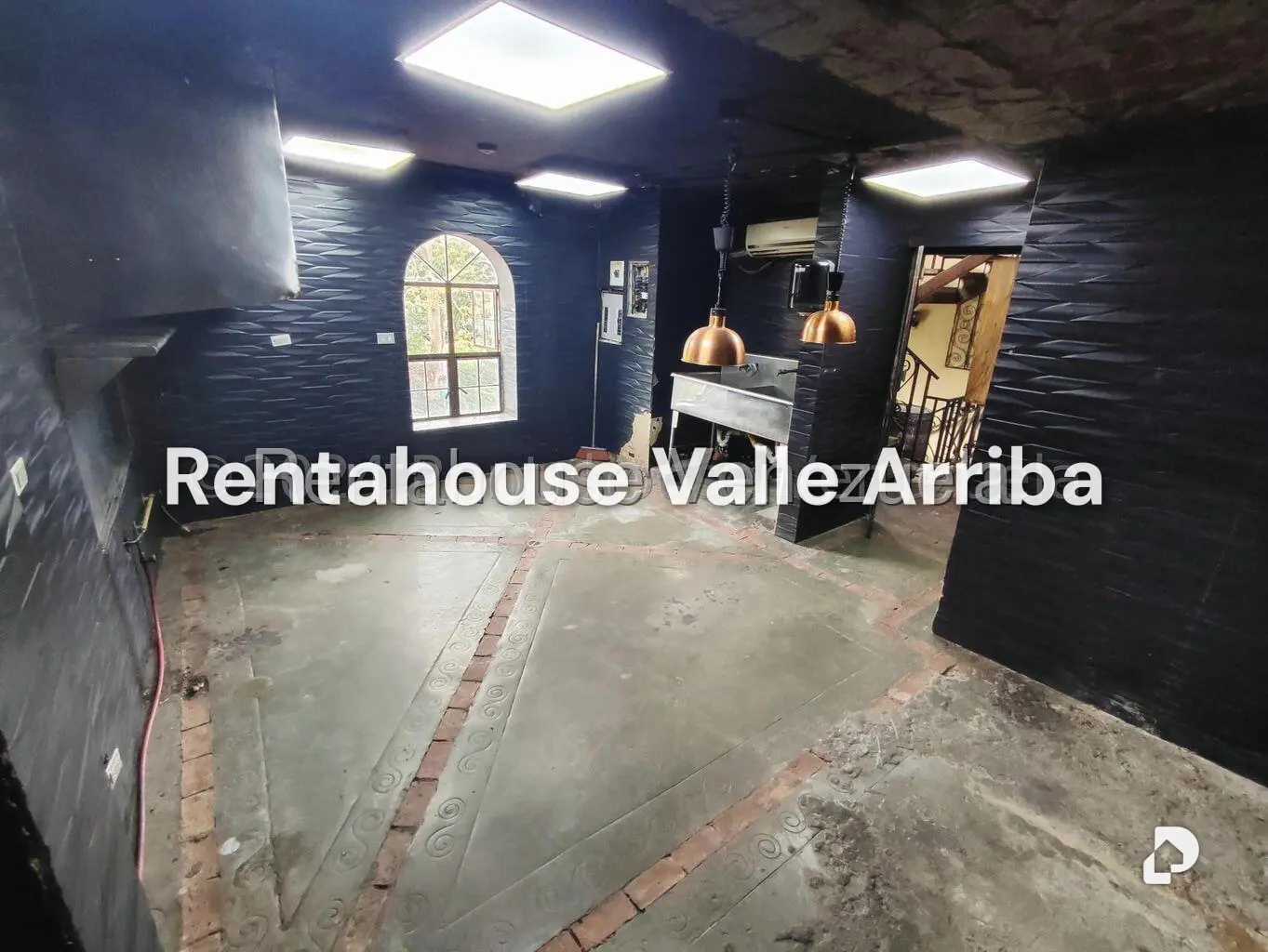 Local comercial en El Hatillo, Caracas – 24
