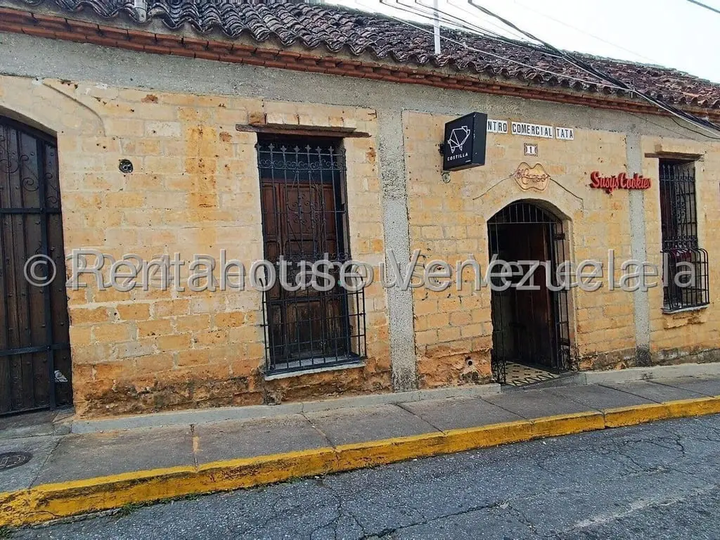 Local comercial en El Hatillo, Caracas - 1