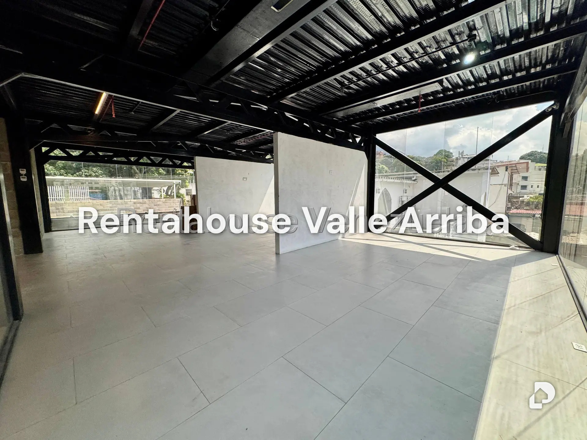 Local comercial en La Florida, Caracas – 24