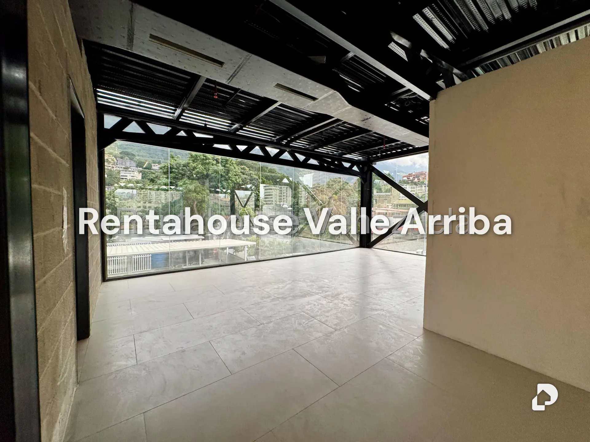 Local comercial en La Florida, Caracas – 26