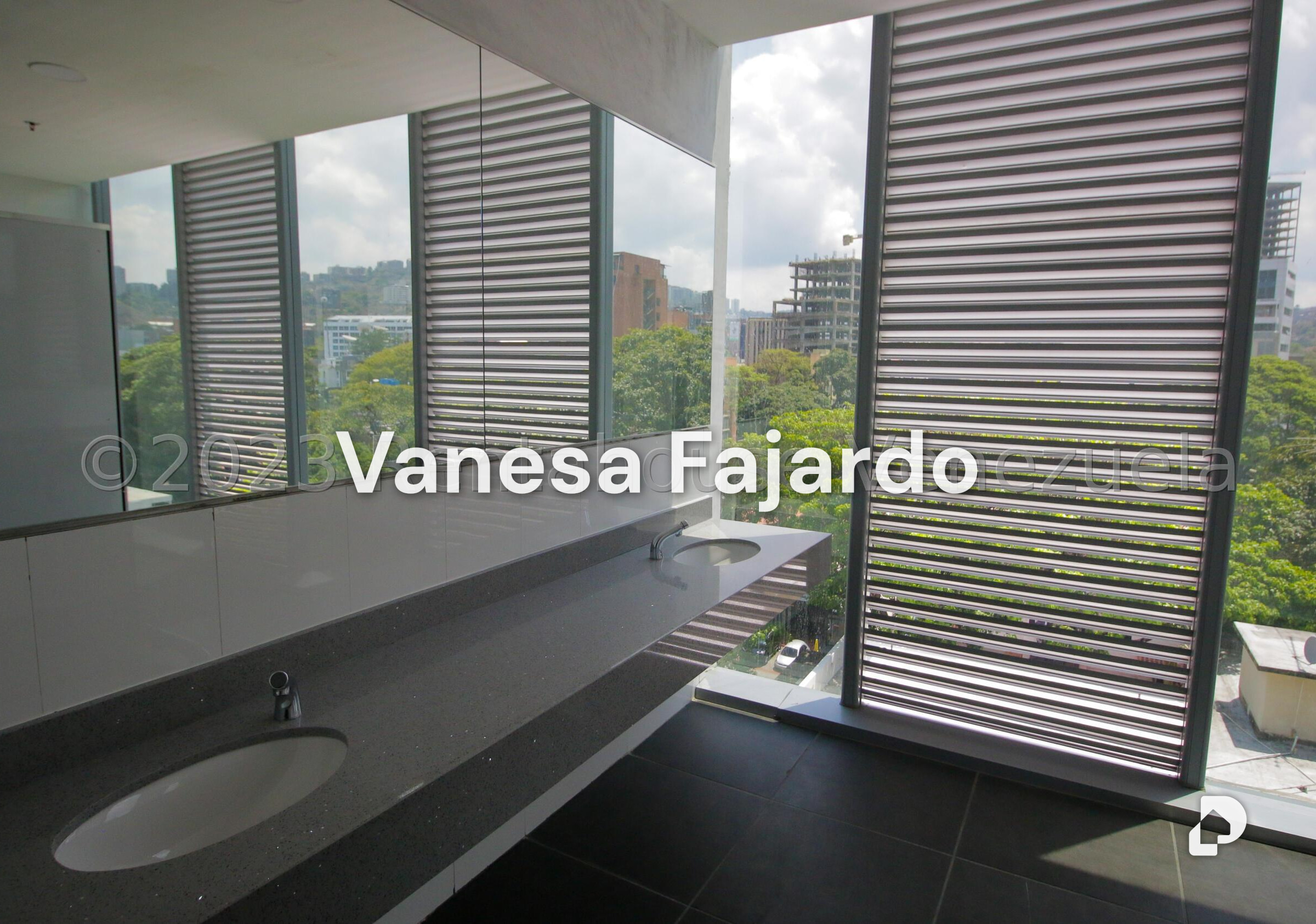 Oficina en Las Mercedes, Caracas – 13